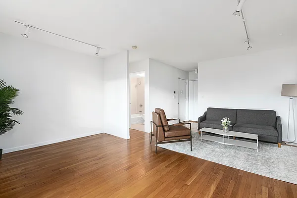 Rented by Compass | media 14