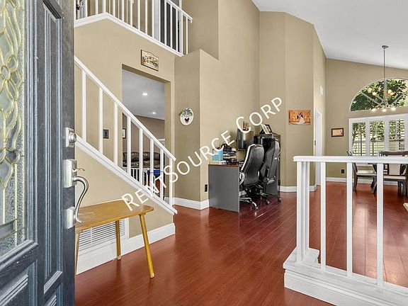 3rd image of 29228 Marilyn Dr