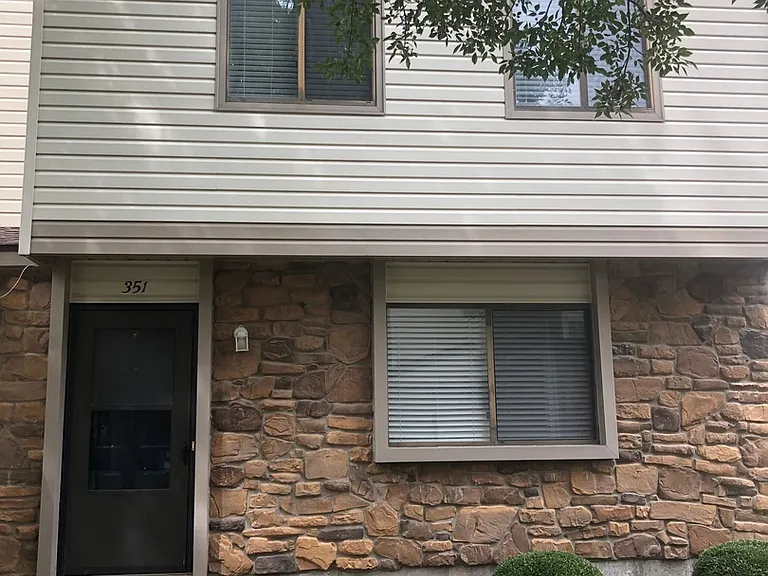 351 Rose Marie Ct — Photo 1