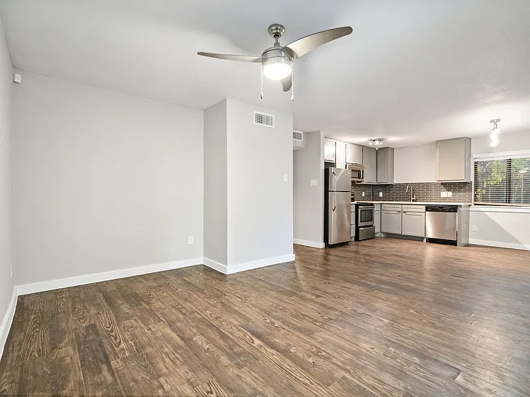 3412 Graustark St — Photo 4