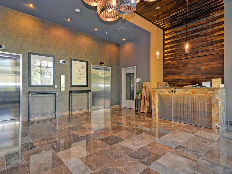1450 Washington St #702 — Photo 12