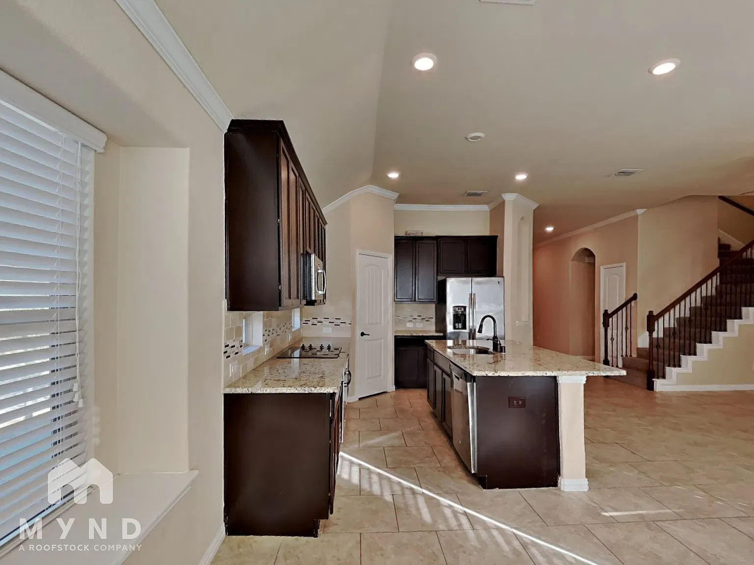 4 bed, 4.0 bath, 2425 sqft, $2,595 — Photo 2