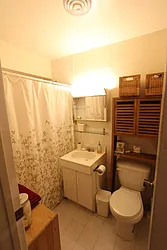 Rented by Robyn Lee, LREB