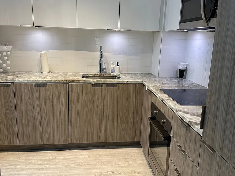 223 Saint Clair Ave W #1110 — Photo 6