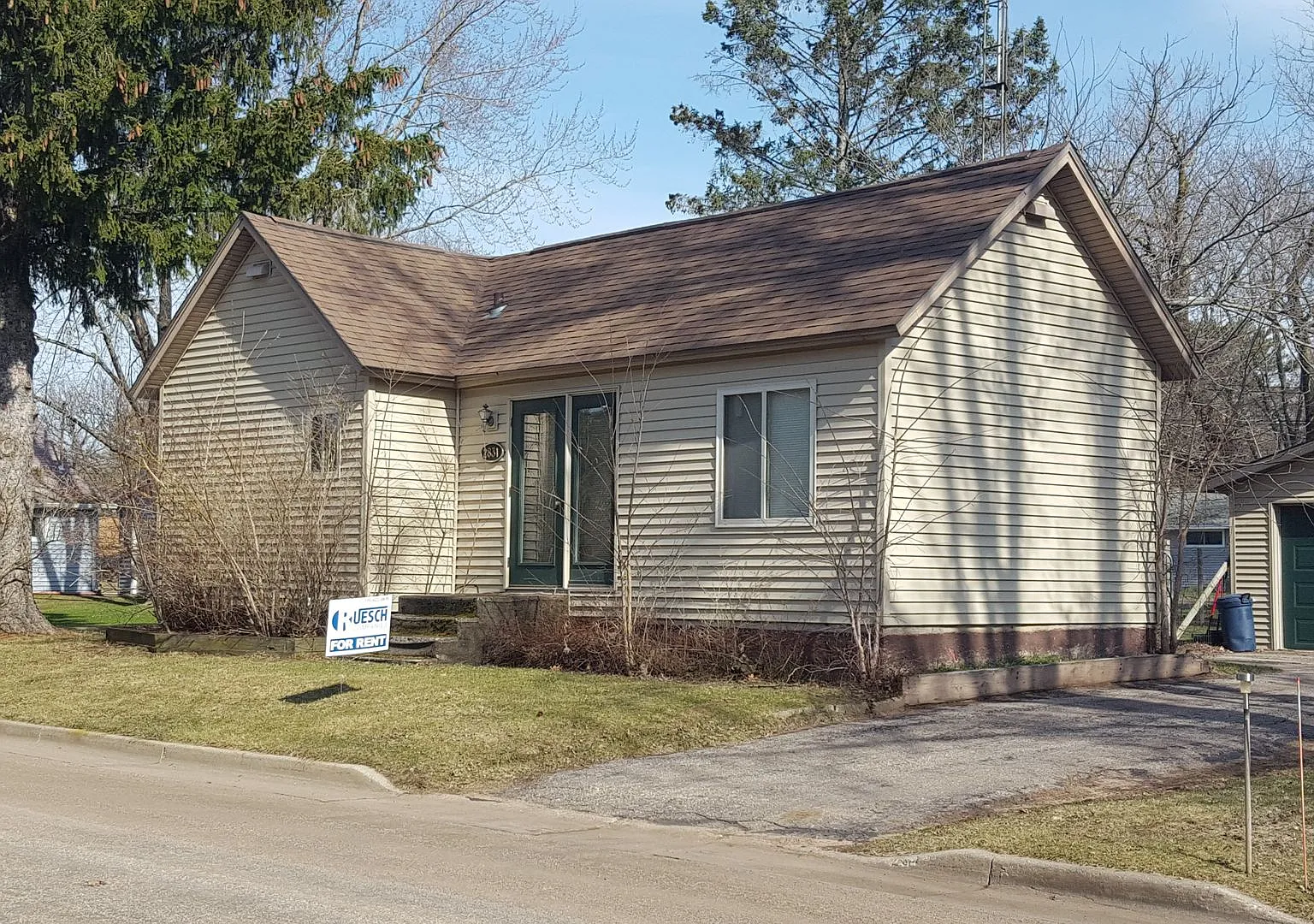 2 Bedroom House — Photo 1