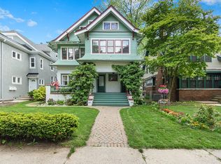 2427 E Stratford Ct, Milwaukee, WI 53211