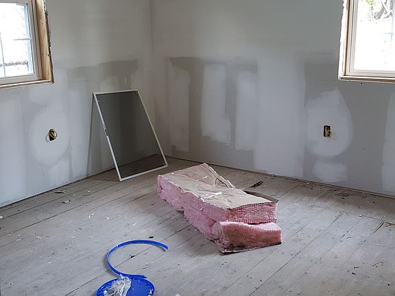 3rd image of 10937 203rd St