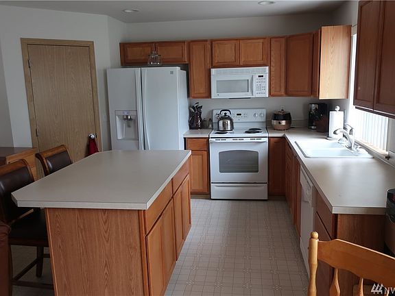 4th image of 1412 84th Street Ct E