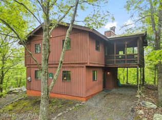 118 Luton Ct, Bushkill, PA 18324