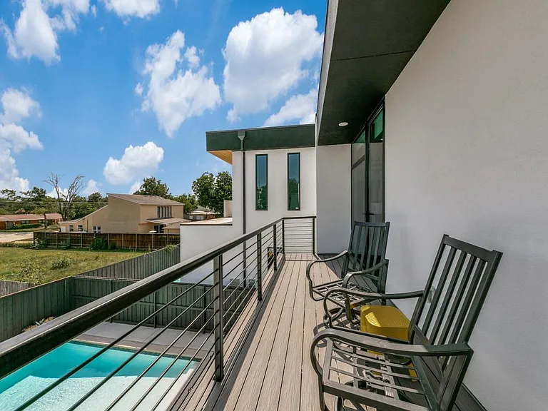 4438 Bonham St — Photo 38