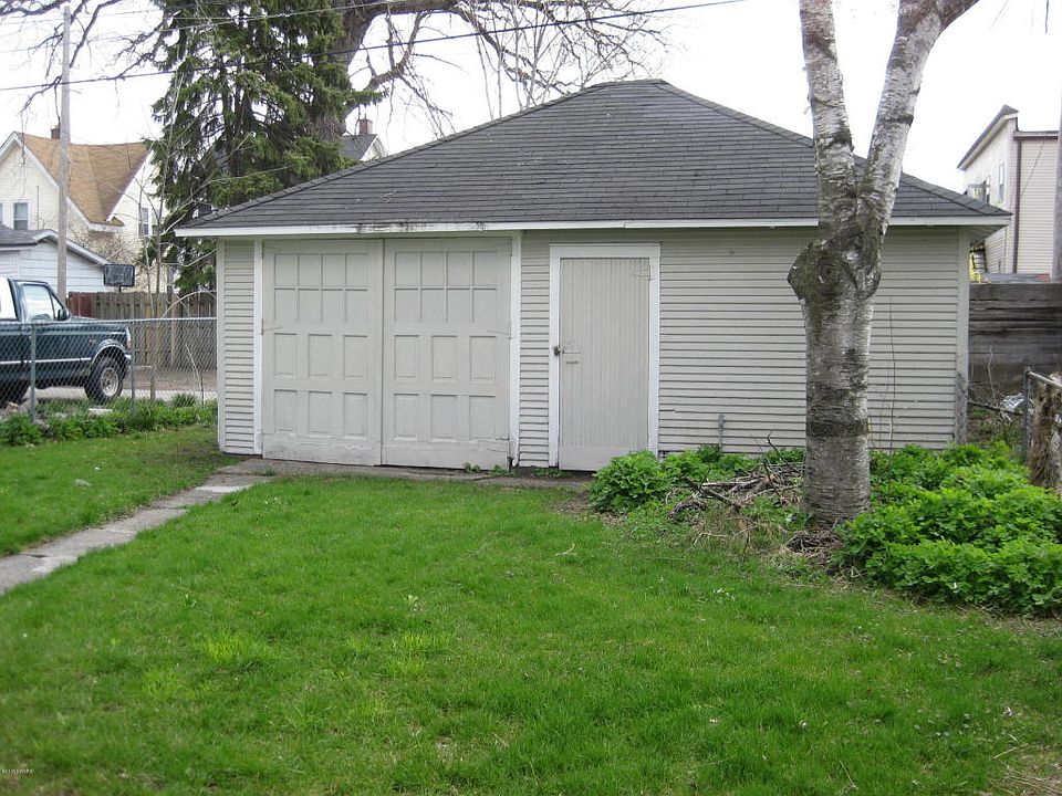 Building Photo 4