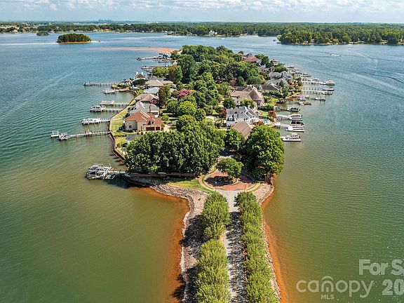 3rd image of 3446 Governors Island Dr