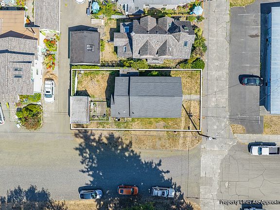 3rd image of 892 Colorado Ave
