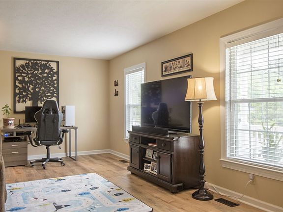 5th image of 1022 Bridle Ct