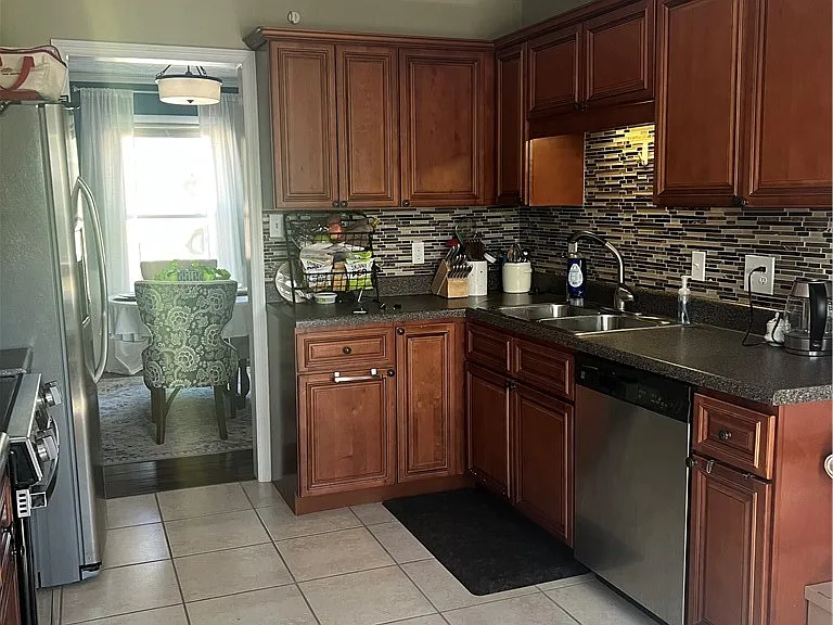 1526 Trevino Dr — Photo 24