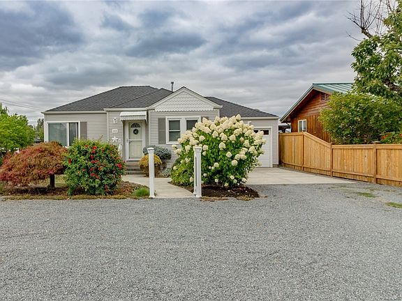 5th image of 322 Dundass Ave