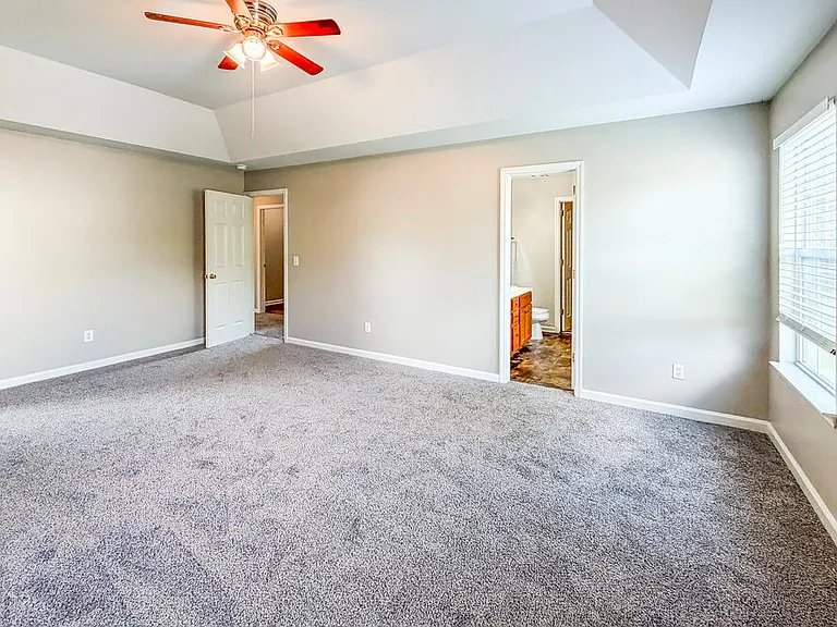 1864 Devon Dr — Photo 11