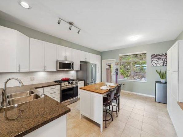3 bedroom rental in Coquitlam — photo 6