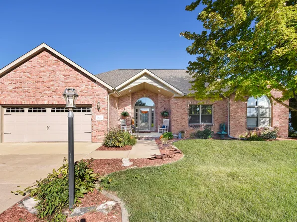 1824 Deerfield Dr, Morton, IL 61550