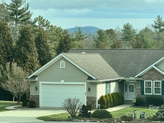 4th image of 31 Mountain Glen Dr
