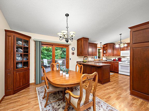 4th image of 4151 Valley View St
