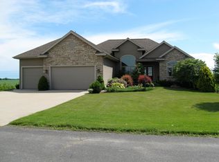 4991 Meadow Side Ln, Waunakee, WI 53597