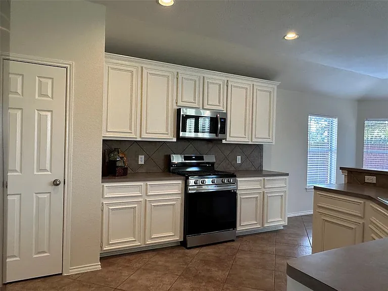 1707 Magnolia Lk — Photo 14