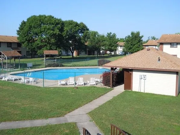 105 Woodwind Ct, Kirksville, MO 63501