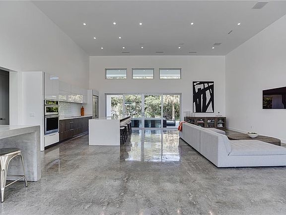2nd image of 1440 Shorelands Dr W
