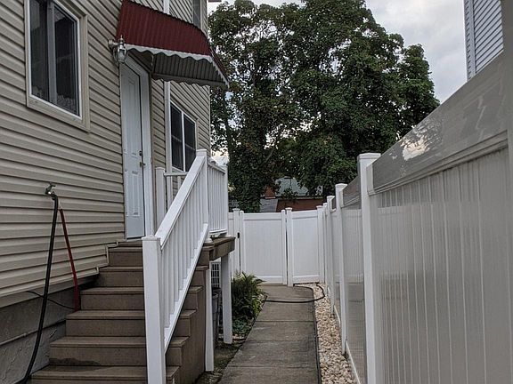 3rd image of 71 Scott Ave