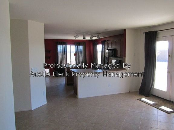 3rd image of 1791 E Leslie Ave