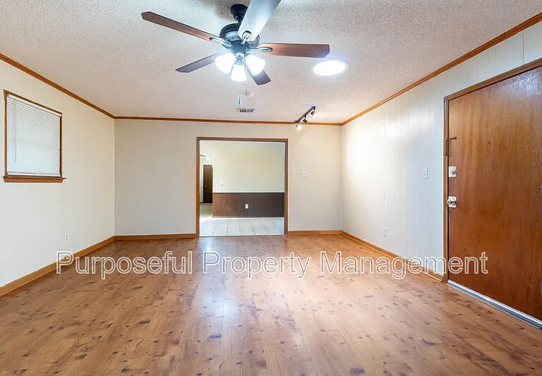 9317 NE Sherwell Dr — Photo 13