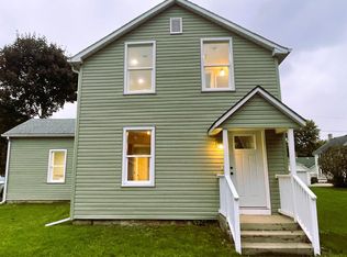608 S Mechanic St, Decorah, IA 52101