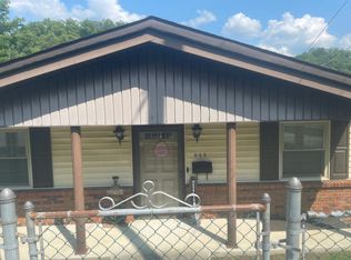 923 Center St, Mullens, WV 25882