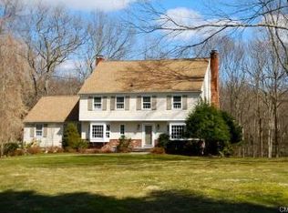 11 Pilgrim Ln, Weston, CT
