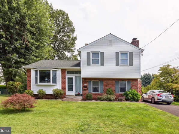 879 Jeffrey Ln, Langhorne, PA 19047