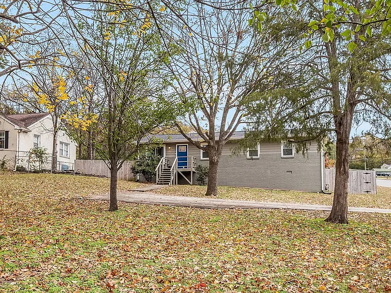 2721 Jones Ave — Photo 1