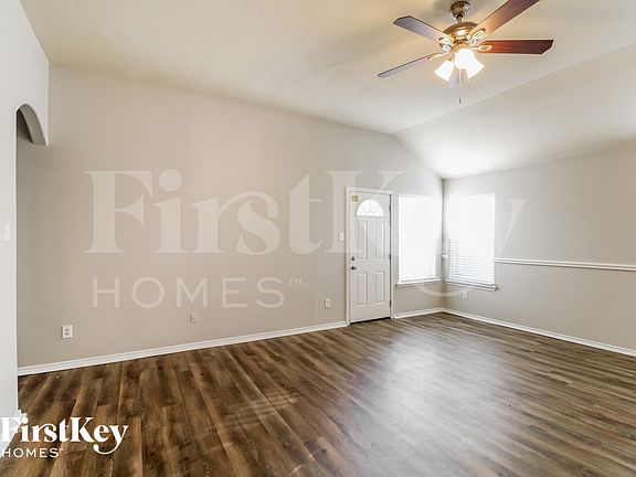 3rd image of 21554 Kings Bend Dr