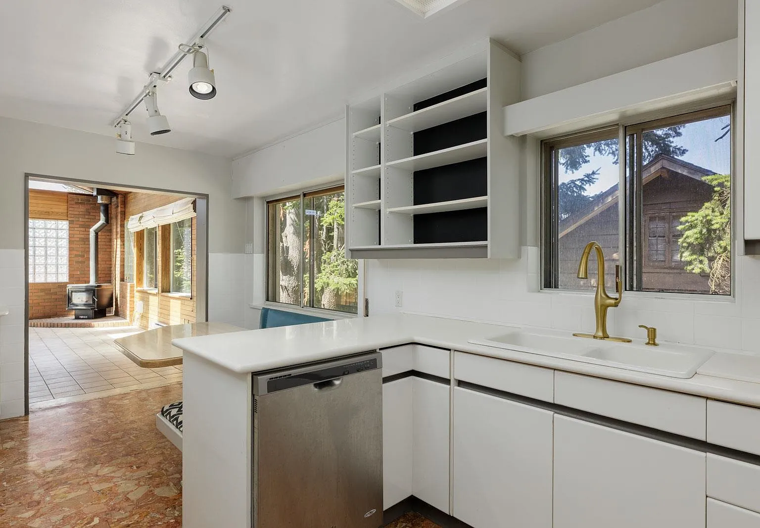 3 bed, 2000 sqft, $3,500 — Photo 4