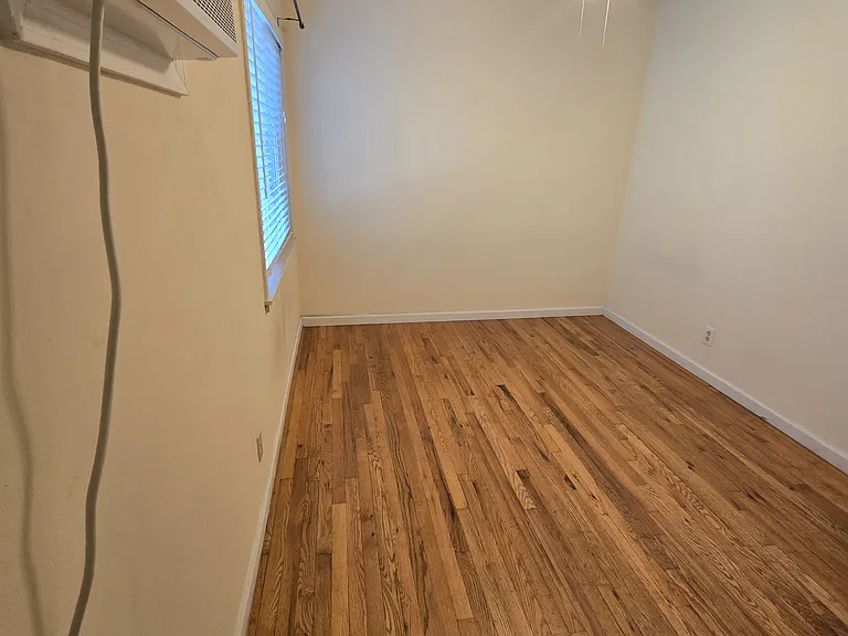 2512 O St #8 — Photo 6