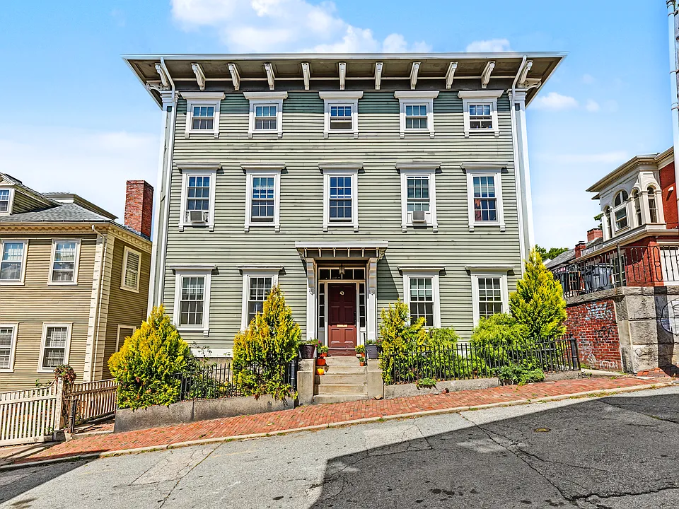 40 Bowen St #1