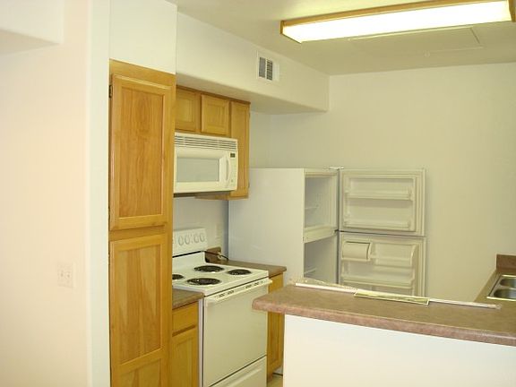 3rd image of 45 Maleena Mesa St APT 426