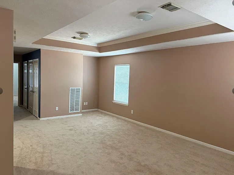 410 Sunwood Glenn Ln — Photo 2