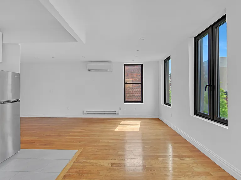 419 E 117th St #PENTHOUSE — Photo 6