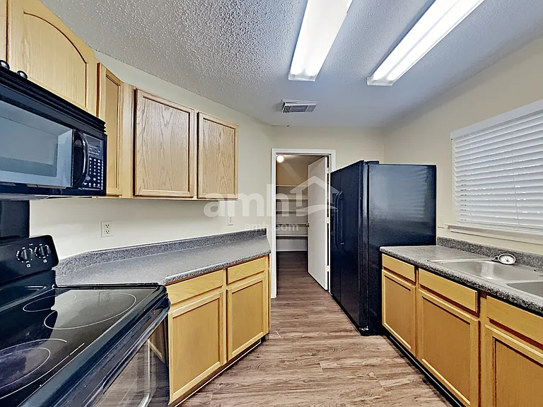 7810 Dueling Oak — Photo 3