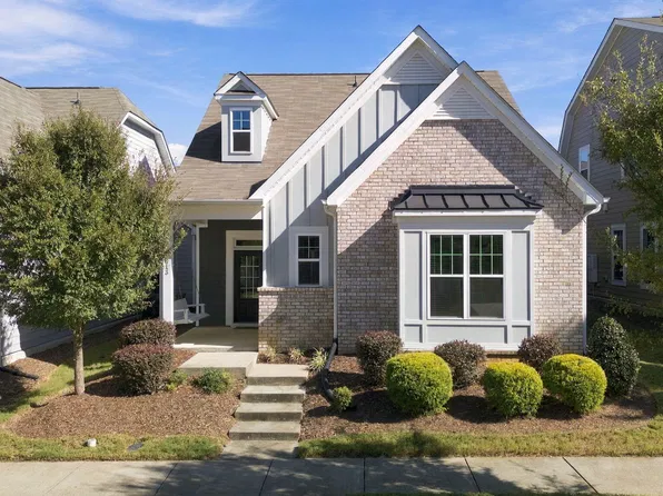313 Skymont Dr, Holly Springs, NC 27540