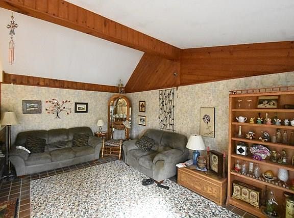 5th image of 610 Hillingdon Way