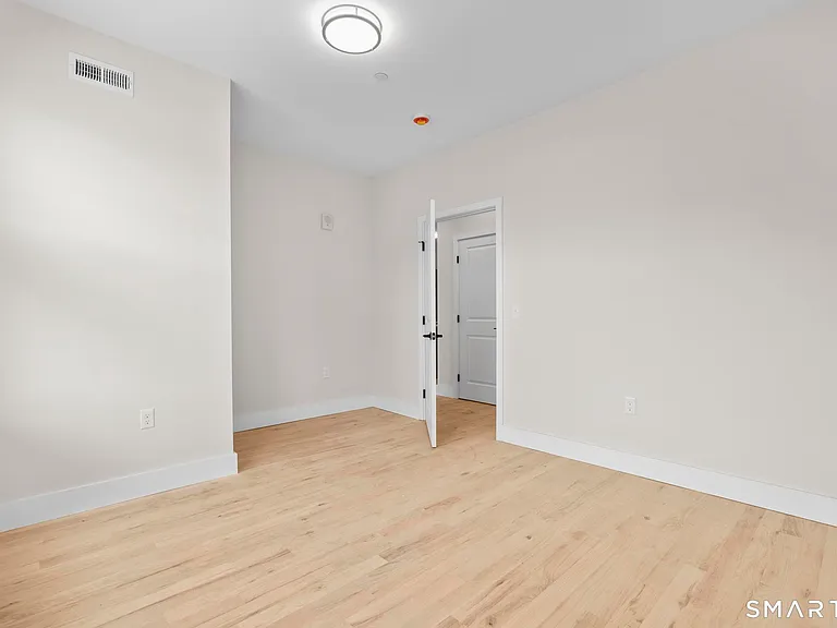 113 Canal St W #301 — Photo 32
