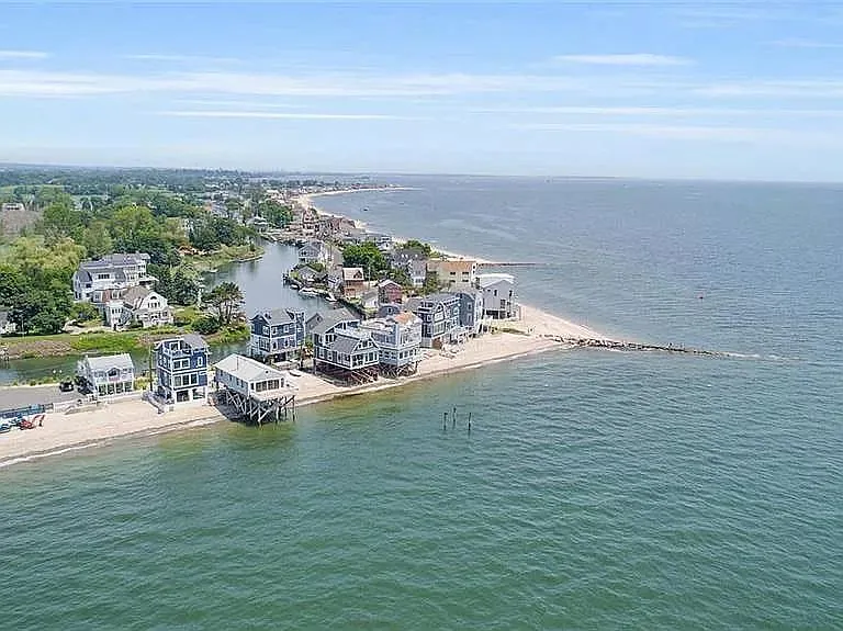 2155 Fairfield Beach Rd — Photo 8