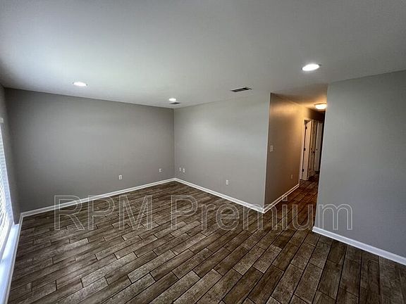 4th image of 36037 Cheray Dr